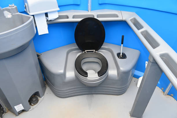 Best Portable restroom trailer rental  in Weatherford, TX